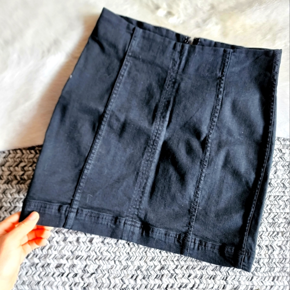 Black pencil skirt.